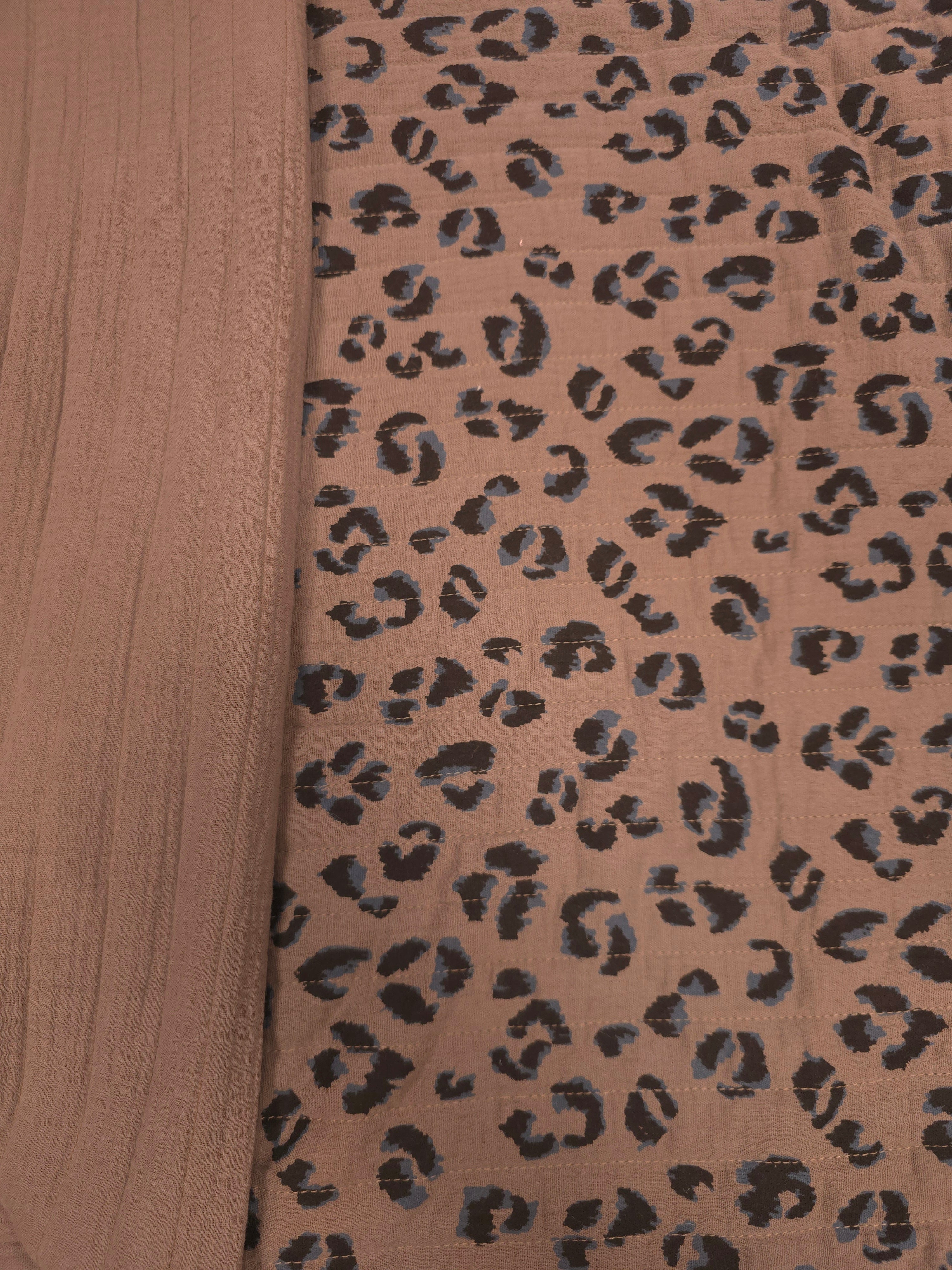 TISSU MATELASSE motif Graou