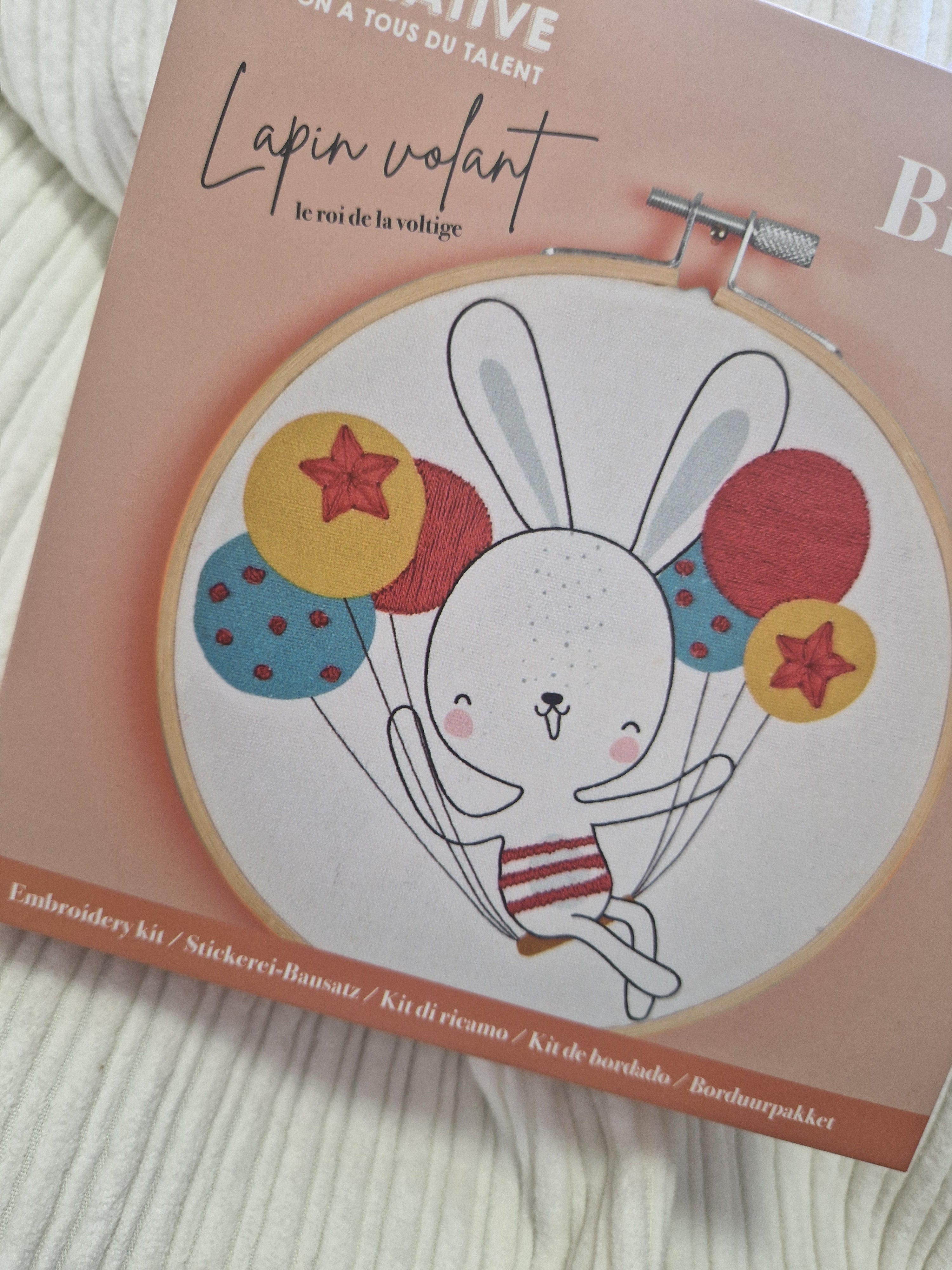 KIT BRODERIE - LAPIN VOLANT - OH MY BRODERIE