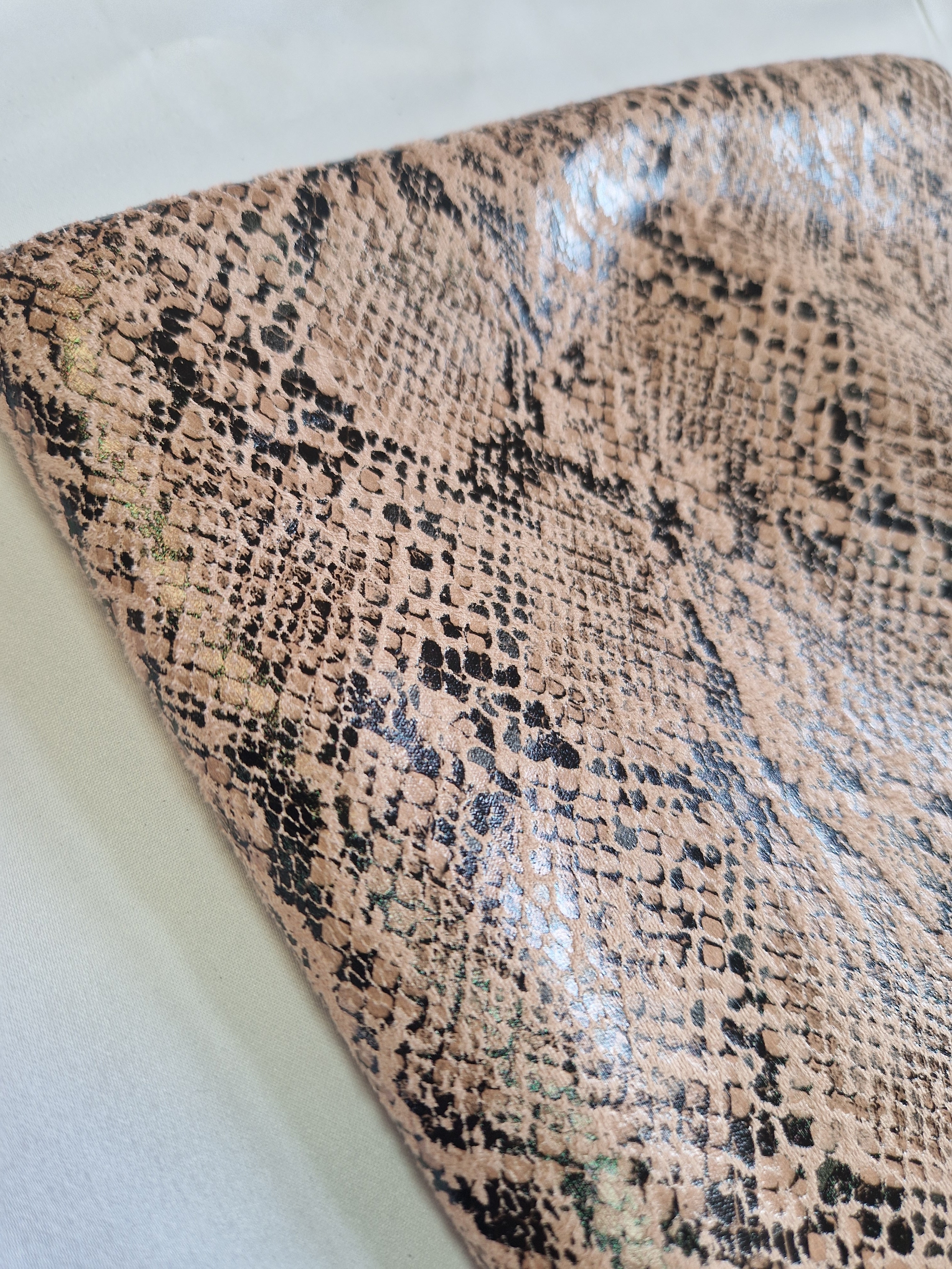 Coupon simili cuir imitation serpent