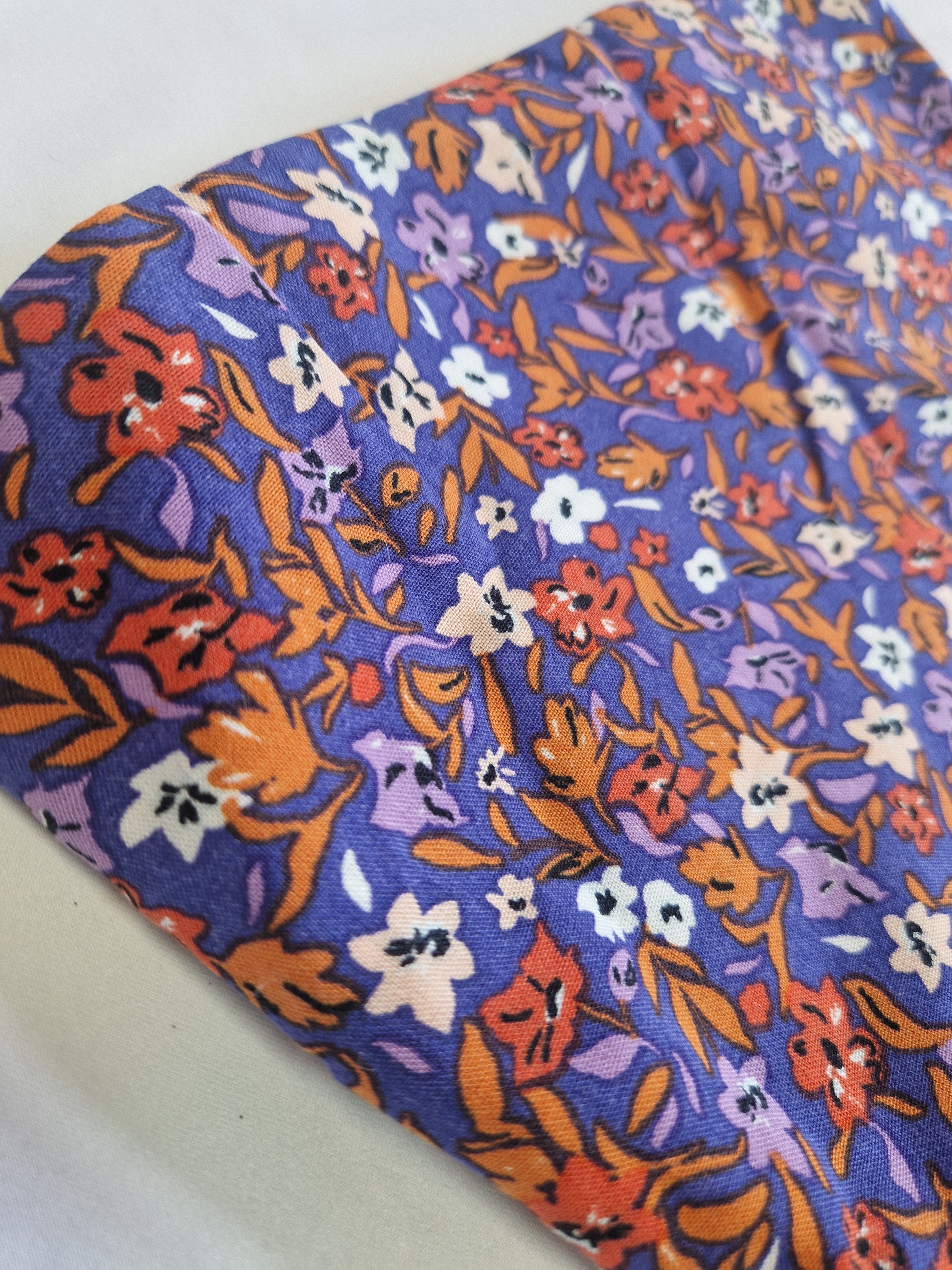 Coupon viscose fond violet